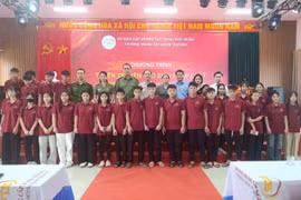 Trường Trung cấp Ngoại thương phối hợp cùng Công an TP Hà Nội tuyên truyền, phổ biến pháp luật cho học sinh