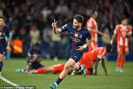 PSG đánh bại Bayern trong trận đấu 9 bàn mãn nhãn