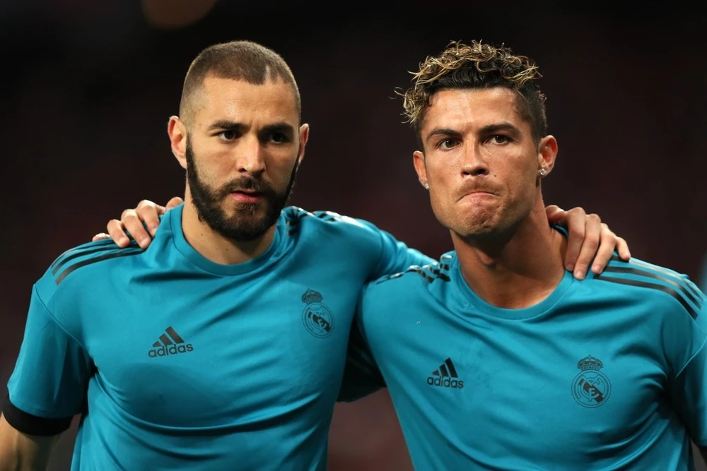 Benzema gia nhập đội bóng kình địch của Ronaldo