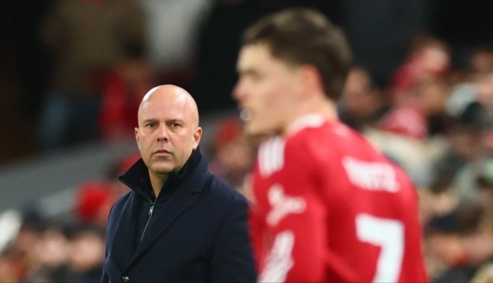 Triết lý của Arne Slot làm dậy sóng nước Anh: Danh hiệu không quan trọng bằng lối chơi