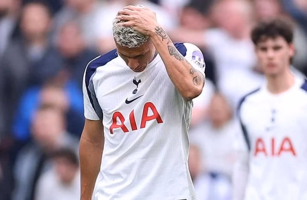 Tottenham bị dồn tới bờ vực xuống hạng