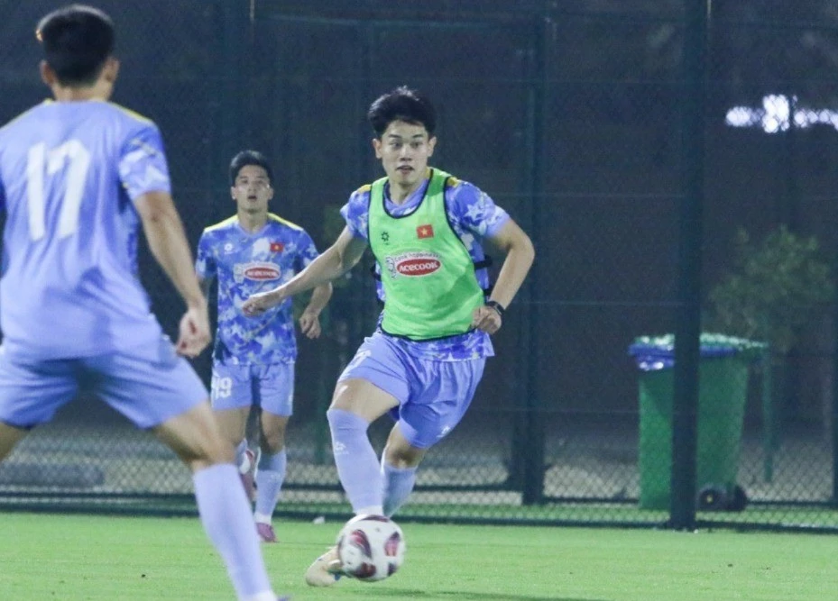 Quả bóng bạc Đình Bắc nói gì trước khi bước ra sân chơi châu Á?