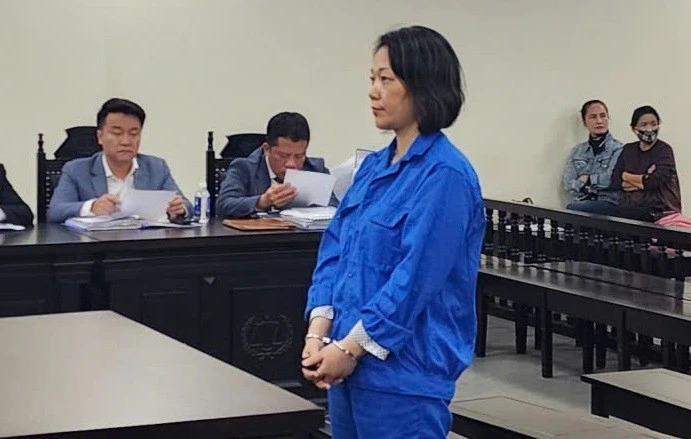 Người đàn bà chiếm đoạt hàng trăm tỷ đồng bằng chiêu “lướt sóng" USD lợi nhuận lớn