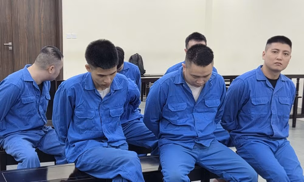 Muốn có việc làm, thiếu nữ bị nhóm "buôn người" mua đi bán lại như món hàng 