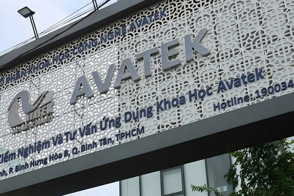 Cách thức tha hoá cán bộ của “bà trùm” bán Giấy kiểm nghiệm sản phẩm