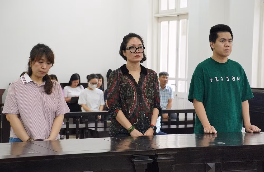 Áp dụng hình phạt tiền đối với các bị cáo buôn hàng hiệu trốn thuế 