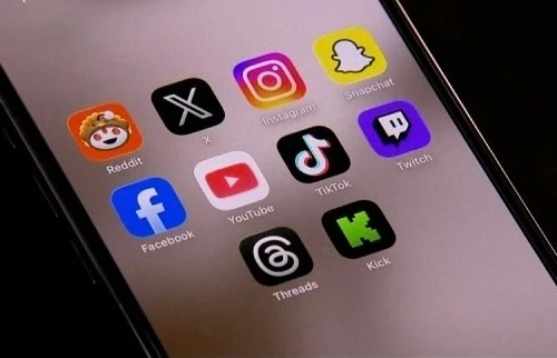 Reddit đệ đơn kiện Chính phủ Australia