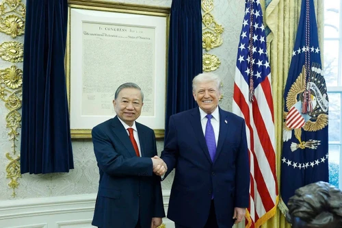 Tổng Bí thư Tô Lâm gặp Tổng thống Hoa Kỳ Donald Trump - Ảnh: Thống Nhất/TTXVN