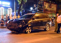 [ẢNH] Hiện trường ba vụ tai nạn giao thông liên tiếp ở Hà Nội trong đêm 22-4