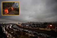 Cháy rừng Amazon: Bầu trời Brazil chìm trong khói tro, 3h chiều tối đen như giữa đêm