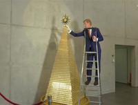 Chiêm ngưỡng cây thông Giáng sinh 2018 đắt đỏ nhất châu Âu