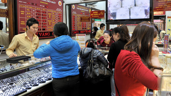 Giá vàng giảm mạnh ảnh 1