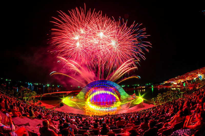 Sun Group kiến tạo nhiều công trình biểu tượng du lịch khắp Việt Nam, trong đó có show Kiss of the Sea ở Thị trấn Hoàng Hôn mới đạt kỷ lục Guinness