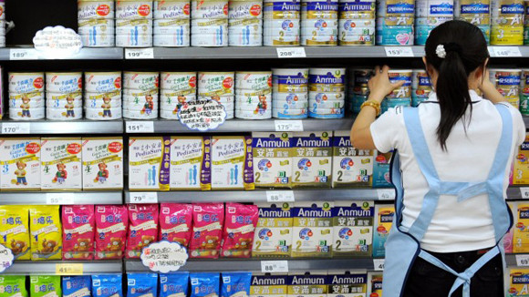 Đeo “vòng kim cô” cho giá sữa ảnh 1