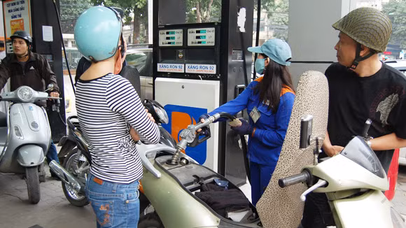Luẩn quẩn giá xăng dầu ảnh 1