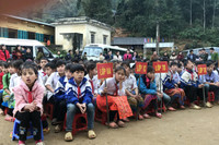 Những người lính cứu hỏa mang hơi ấm đến vùng cao