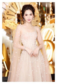 [ẢNH] Chiếc váy Nhã Phương diện trong đám cưới do ai thiết kế ?