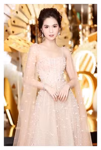 [ẢNH] Chiếc váy Nhã Phương diện trong đám cưới do ai thiết kế ?