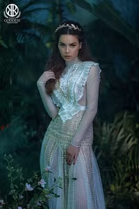 [ẢNH] Chiếc váy Nhã Phương diện trong đám cưới do ai thiết kế ?