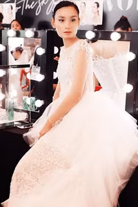 [ẢNH] Chiếc váy Nhã Phương diện trong đám cưới do ai thiết kế ?