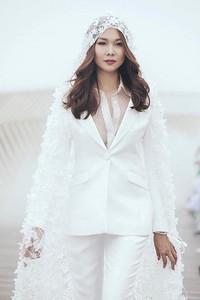 [ẢNH] Chiếc váy Nhã Phương diện trong đám cưới do ai thiết kế ?