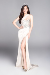 [ẢNH] Chiếc váy Nhã Phương diện trong đám cưới do ai thiết kế ?