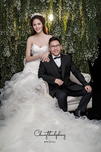 [ẢNH] Chiếc váy Nhã Phương diện trong đám cưới do ai thiết kế ?