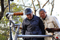 Trong vòng quay hoài niệm ở cái lạnh thấu xương bên hồ Tây