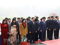 [ẢNH] Lãnh đạo Đảng, Nhà nước vào Lăng viếng Chủ tịch Hồ Chí Minh