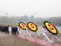 [ẢNH] Lãnh đạo Đảng, Nhà nước vào Lăng viếng Chủ tịch Hồ Chí Minh