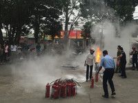 Trên 300 người dân tham gia nâng cao kỹ năng chữa cháy, thoát nạn