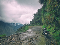 Thử thách băng qua 'cung đường tử thần' của Đăng Khoa