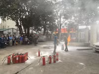 Trên 300 người dân tham gia nâng cao kỹ năng chữa cháy, thoát nạn