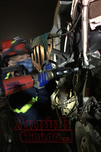 Cứu nạn các nạn nhân mắc kẹt trong cabin xe ô tô