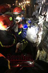 Cứu nạn các nạn nhân mắc kẹt trong cabin xe ô tô