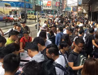 Người Việt 'săn lùng' iPhone X khắp nơi, gấp gáp xách tay về Việt Nam chốt lời
