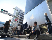 Người Việt 'săn lùng' iPhone X khắp nơi, gấp gáp xách tay về Việt Nam chốt lời