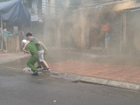 Cư dân phường Phúc Xá khẩn trương với các tình huống cháy giả định