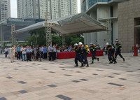 Hàng trăm nhân viên, cư dân tham gia diễn tập vụ cháy giả định