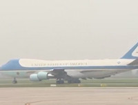 Toàn cảnh Tổng thống Mỹ Donald Trump rời cuộc họp thượng đỉnh, lên máy bay về nước