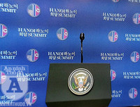 Toàn cảnh Tổng thống Mỹ Donald Trump rời cuộc họp thượng đỉnh, lên máy bay về nước