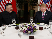 Toàn cảnh Tổng thống Mỹ Donald Trump rời cuộc họp thượng đỉnh, lên máy bay về nước