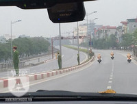 Toàn cảnh Tổng thống Mỹ Donald Trump rời cuộc họp thượng đỉnh, lên máy bay về nước