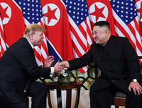 Toàn cảnh Tổng thống Mỹ Donald Trump rời cuộc họp thượng đỉnh, lên máy bay về nước