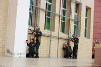 Thót tim xem hình ảnh giải thoát con tin bị bắt cóc