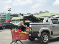 Phố phường Hà Nội ngập tràn không khí Tết