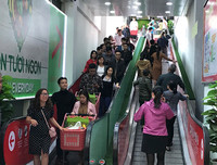 Phố phường Hà Nội ngập tràn không khí Tết