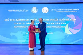 Chủ tịch FIAP giao lưu cùng các nghệ sĩ nhiếp ảnh Việt Nam 