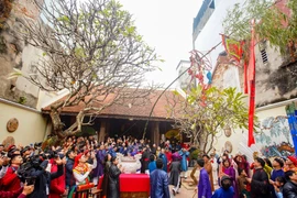 Phố cổ Hà Nội rộn ràng đón "Tết Việt - Tết phố" năm 2026