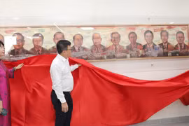 Các bức tranh minh họa do họa sĩ nổi tiếng thể hiện